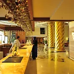 Resort Adenya & Halal