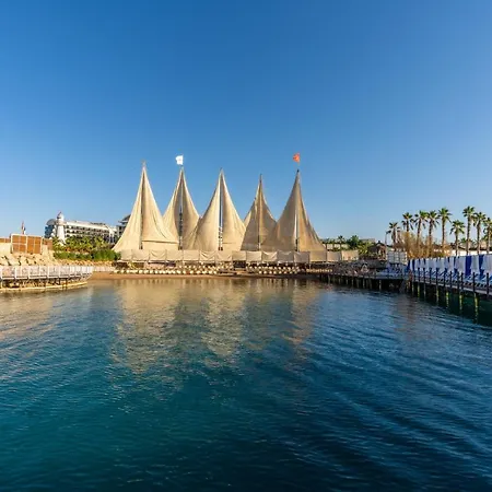Adenya & Halal Semesteranläggning (resort)