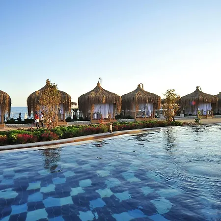 Semesteranläggning (resort) Adenya & Halal 5*