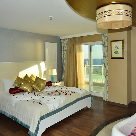 Üdülőközpont Adenya & Halal 5*