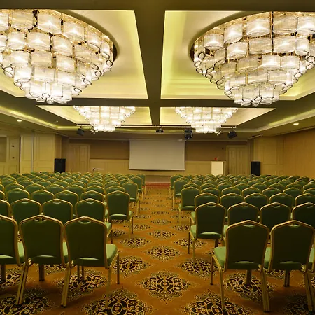 Üdülőközpont Adenya & Halal 5*