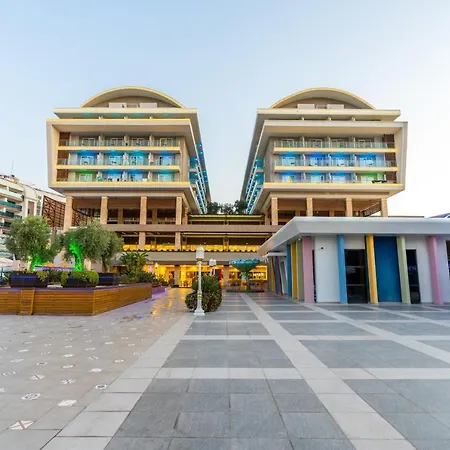 Adenya & Halal Αλάνια