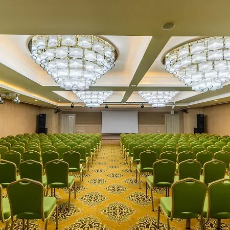 Adenya & Halal Αλάνια