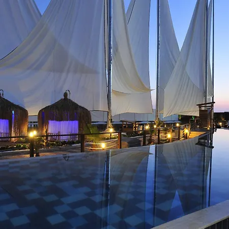 Θέρετρο Adenya & Halal 5*