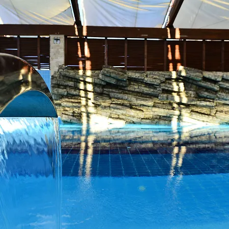 Θέρετρο Adenya & Halal 5*