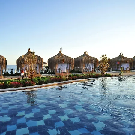 Θέρετρο Adenya & Halal