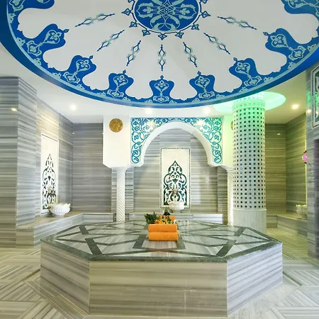 Adenya & Halal Αλάνια